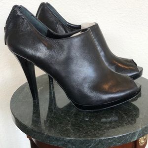 🌻9 west black leather shoe s9